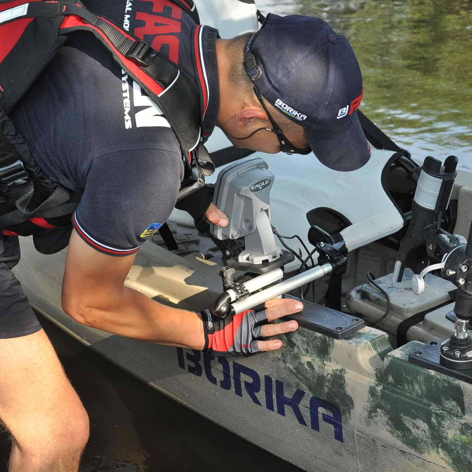 Borika FASTen Mounting Kit for Fishfinder with 7-9" Screen and Transducer Holder Borika Accessories